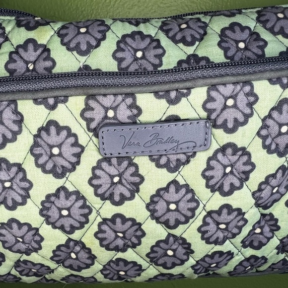 Vera Bradley Nomadic Blossoms bag with matching pull-out magnetic card sleeve - Picture 2 of 6